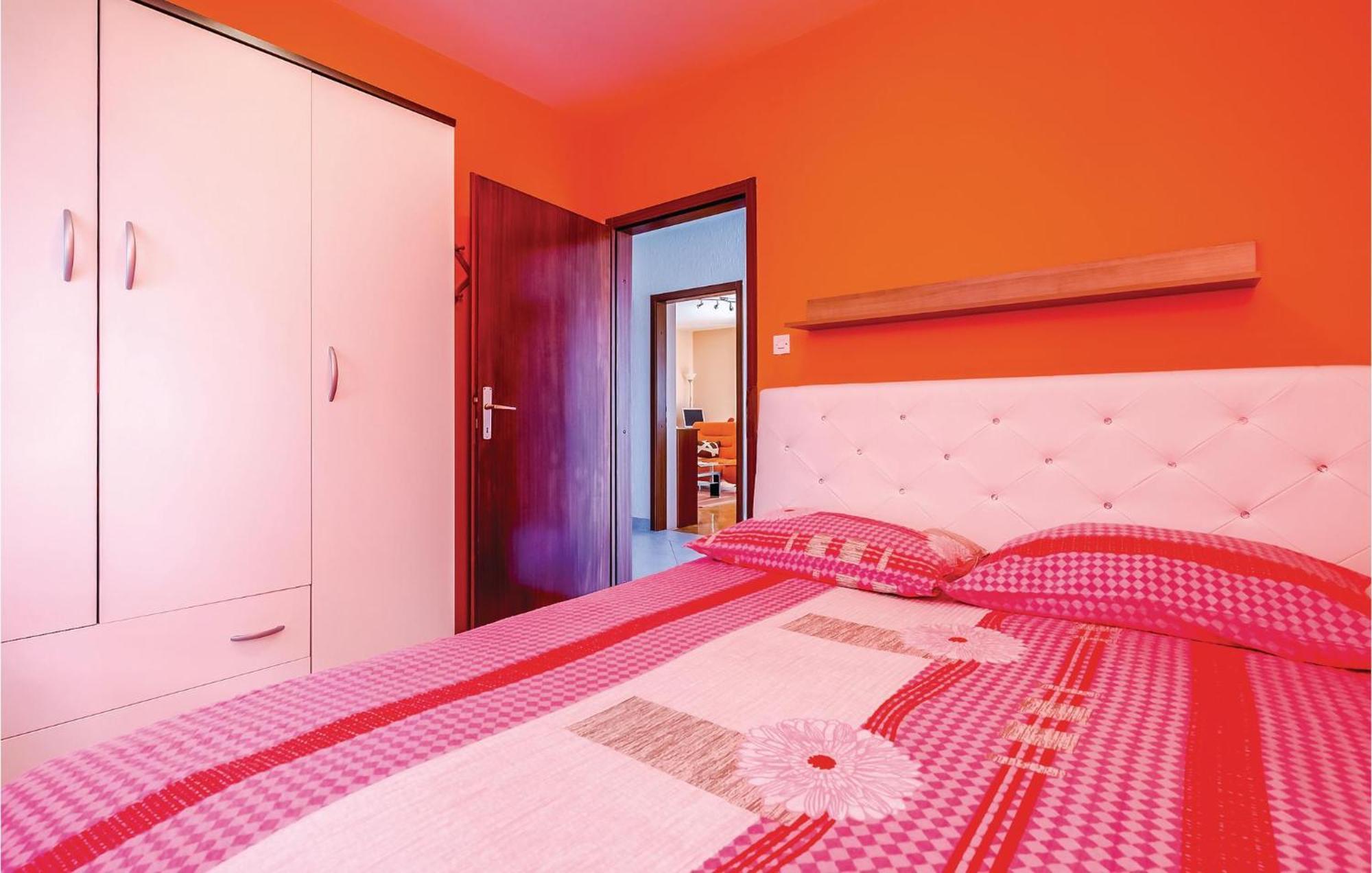 Beautiful Apartment In Novi Vinodolski Extérieur photo