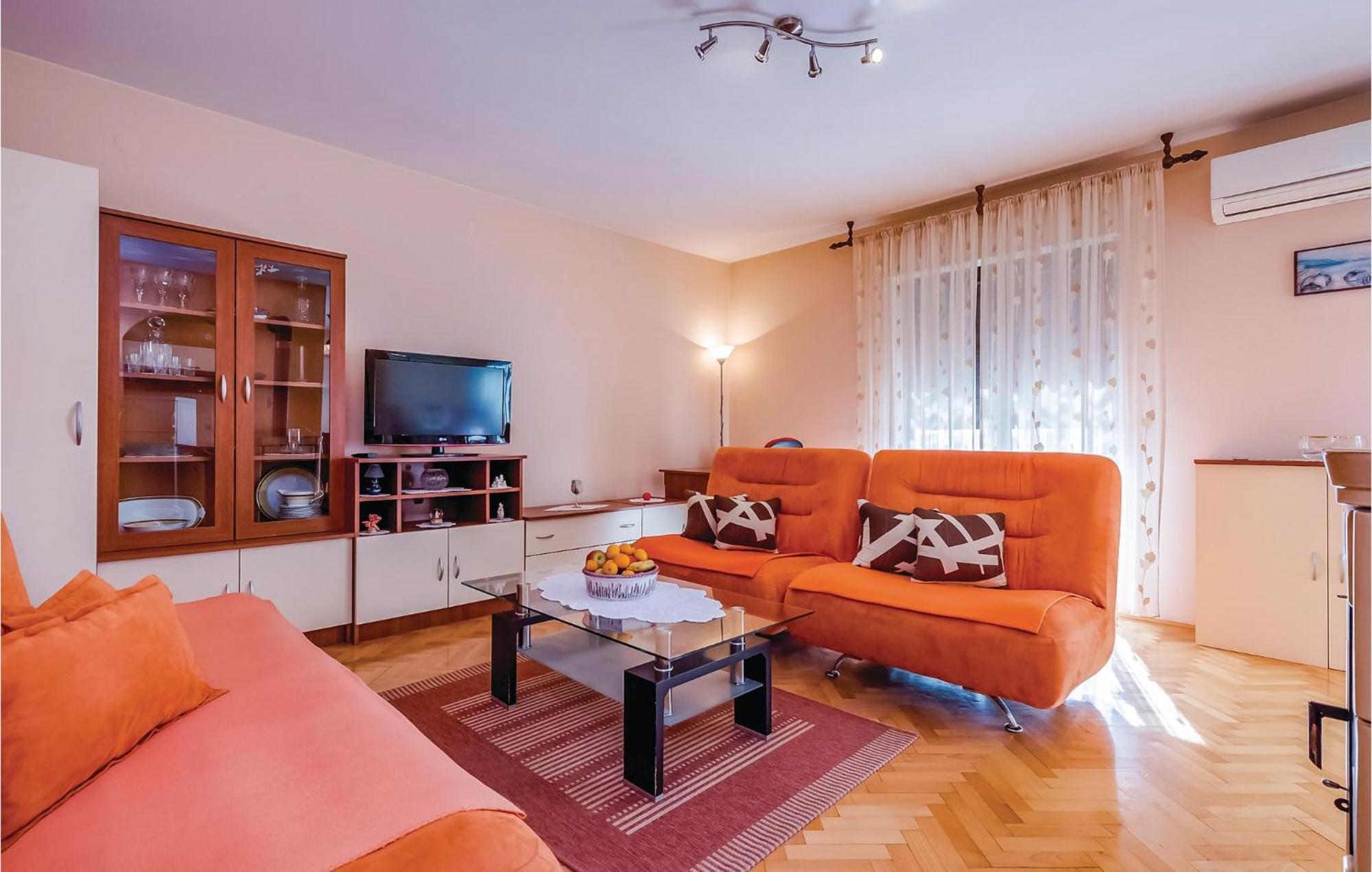 Beautiful Apartment In Novi Vinodolski Extérieur photo