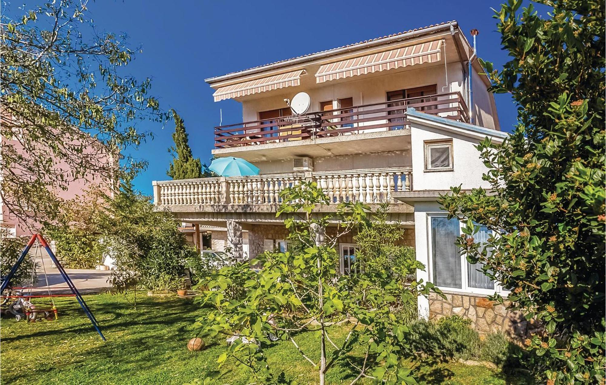 Beautiful Apartment In Novi Vinodolski Extérieur photo